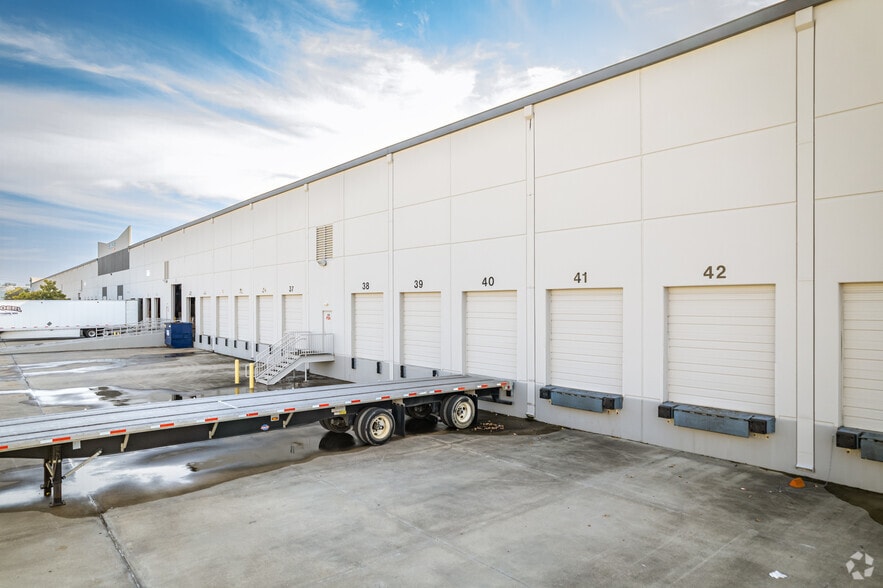 13323 S Gessner Rd, Missouri City, TX for lease - Building Photo - Image 3 of 4