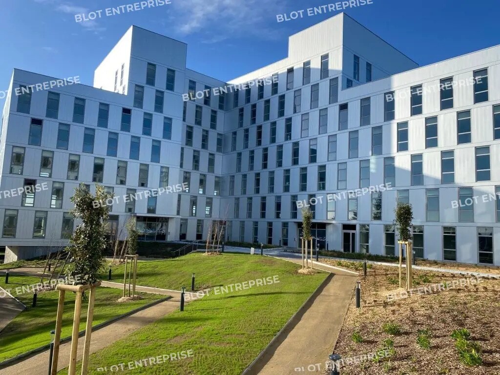 Office in Saint-Herblain for lease Building Photo- Image 1 of 15