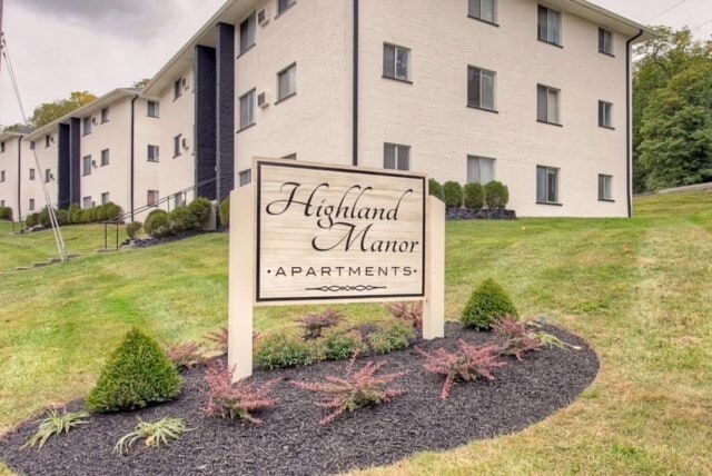 918-922 Highland Ave, Covington, KY for sale - Primary Photo - Image 1 of 7