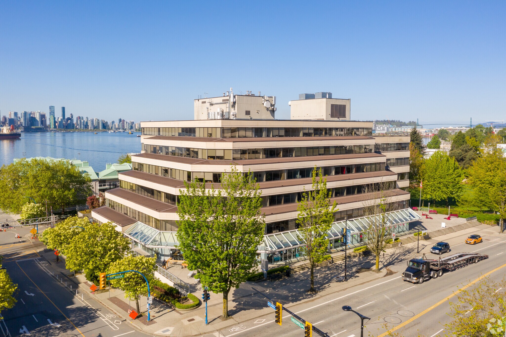 221 W Esplanade, North Vancouver, BC V7M 3J3 221 W Esplanade, North Vancouver, BC V7M 3J3