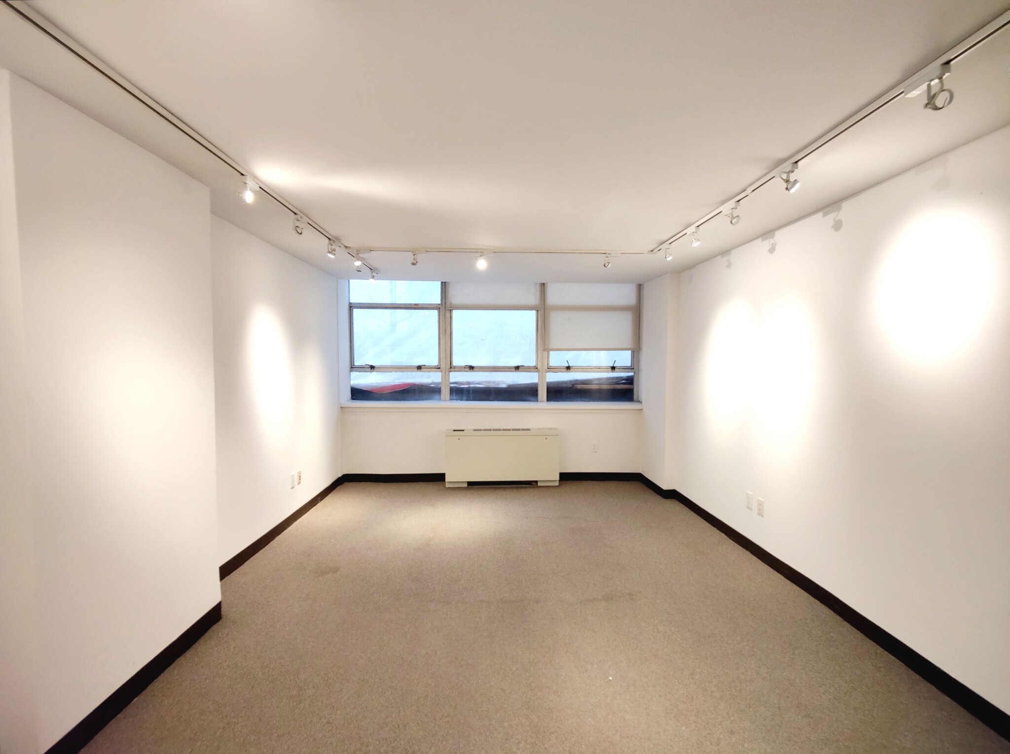 155 E 55th St, New York, NY for lease Interior Photo- Image 1 of 6