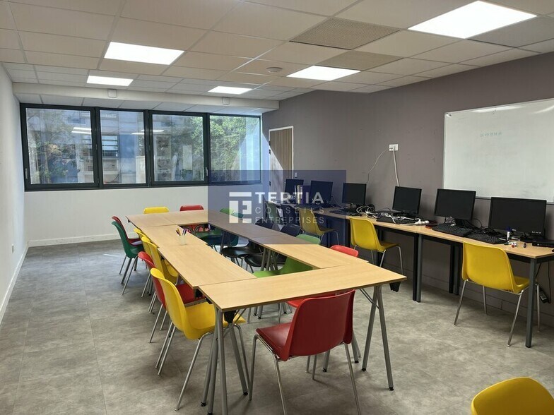 Office in Montpellier for lease - Interior Photo - Image 2 of 9