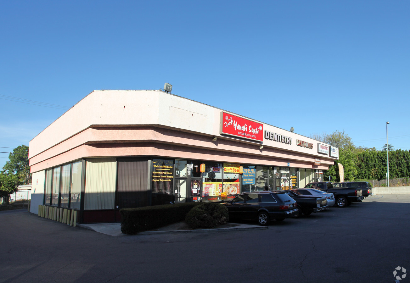 17703-17715 Saticoy St, Reseda, CA, 91335 - Retail Space For Lease ...