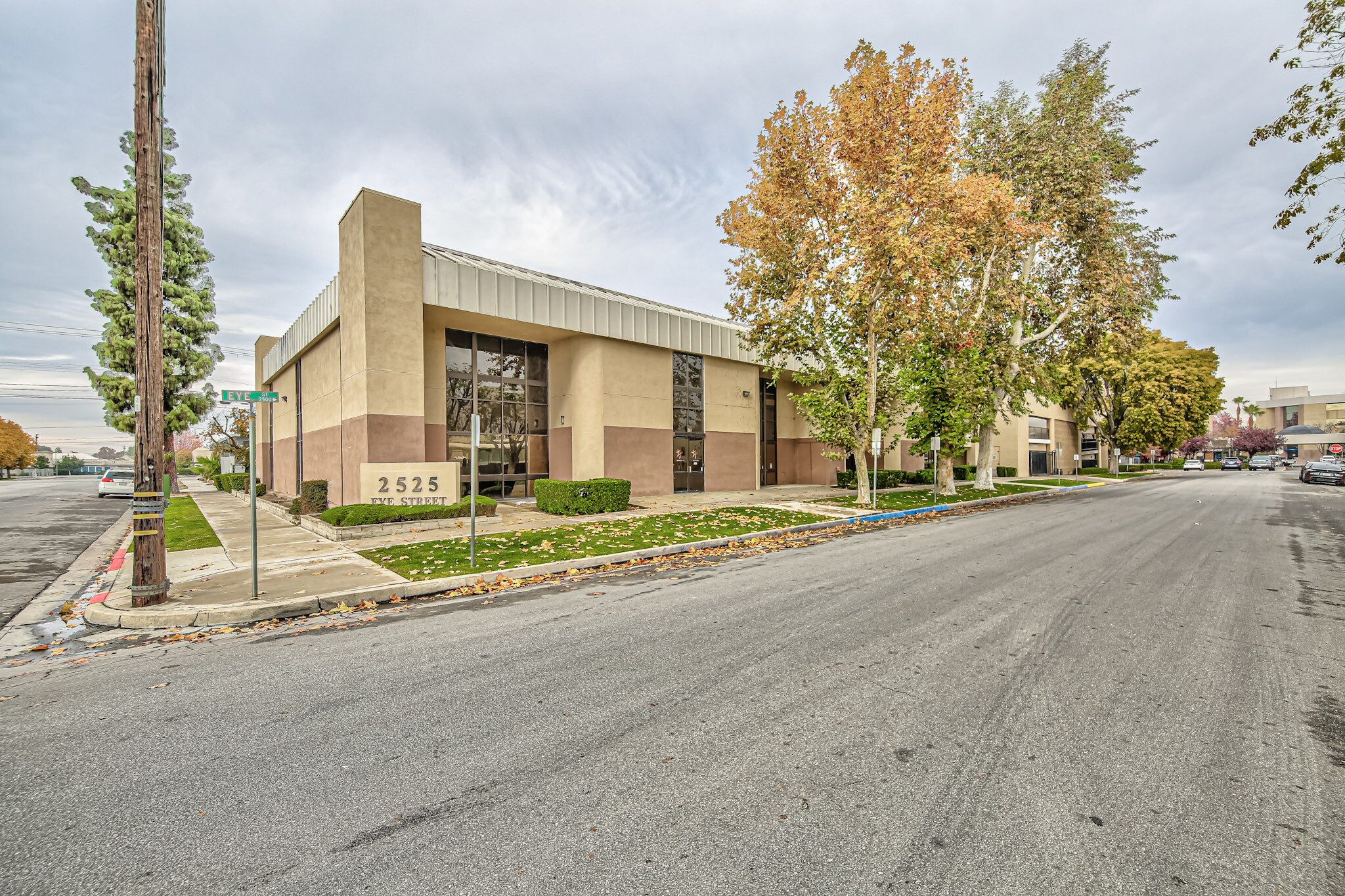 2525 Eye St, Bakersfield, CA 93301 - Eye Street Medical Plaza | LoopNet