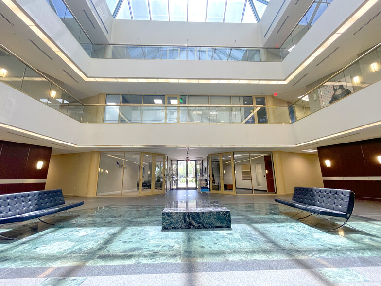 1100 Park Central Blvd S, Pompano Beach, FL for lease - Lobby - Image 3 of 18