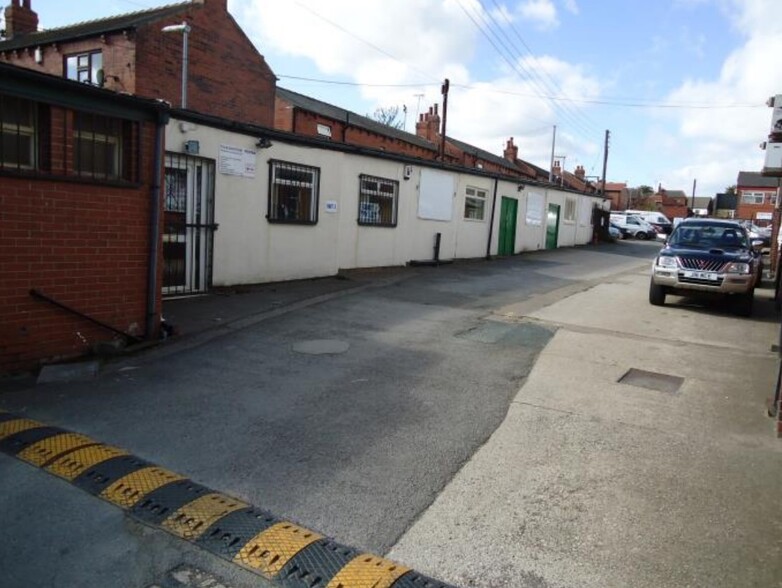 Dale St, Ossett for lease - Primary Photo - Image 1 of 1