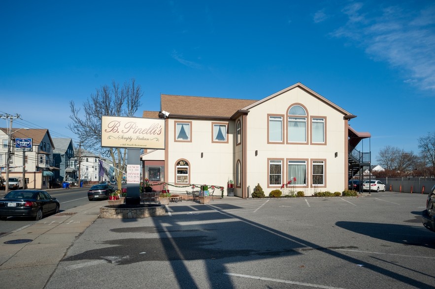 Retail in East Providence, RI for sale - Primary Photo - Image 1 of 1