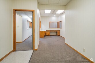 8601 Village Dr, San Antonio, TX for lease Interior Photo- Image 2 of 7