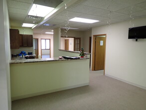 236 E Northwest Hwy, Palatine, IL for lease Interior Photo- Image 2 of 12