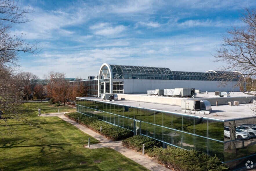 25 Melville Park Rd, Melville, NY 11747 Melville Corporate Plaza