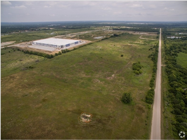 1700 E Pleasant Run Rd, Wilmer, TX for sale Primary Photo- Image 1 of 1