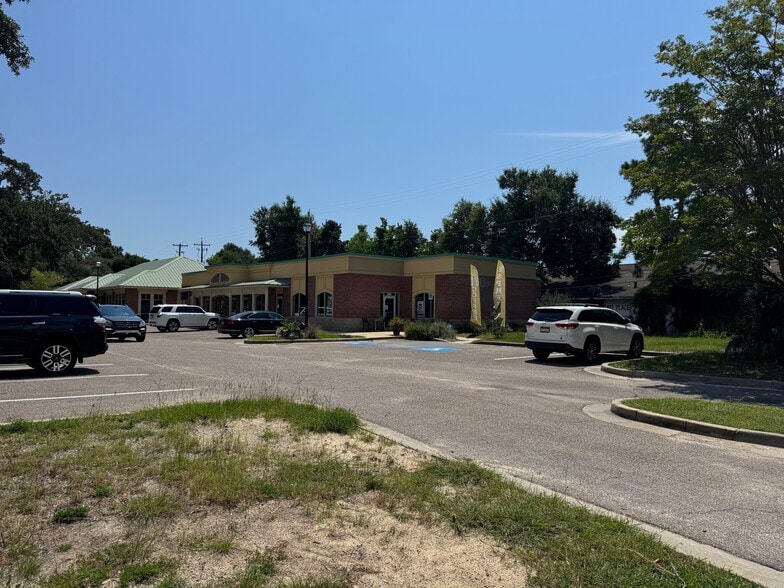 360 Courthouse Rd, Gulfport, MS for sale - Building Photo - Image 2 of 9