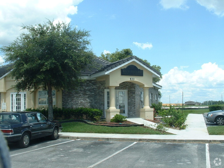 833 E Oak St, Kissimmee, FL for sale - Building Photo - Image 2 of 3