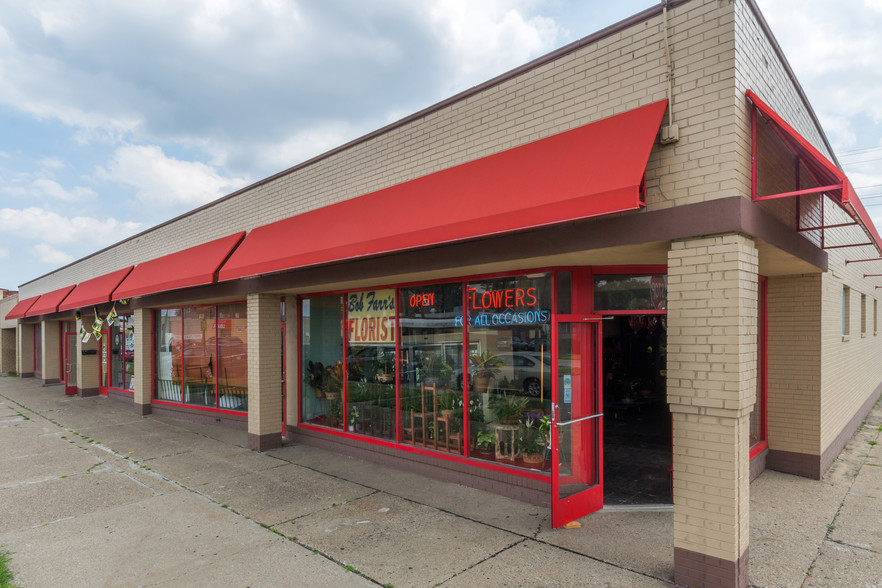 14135-14149 W McNichols Rd, Detroit, MI for lease - Primary Photo - Image 1 of 2