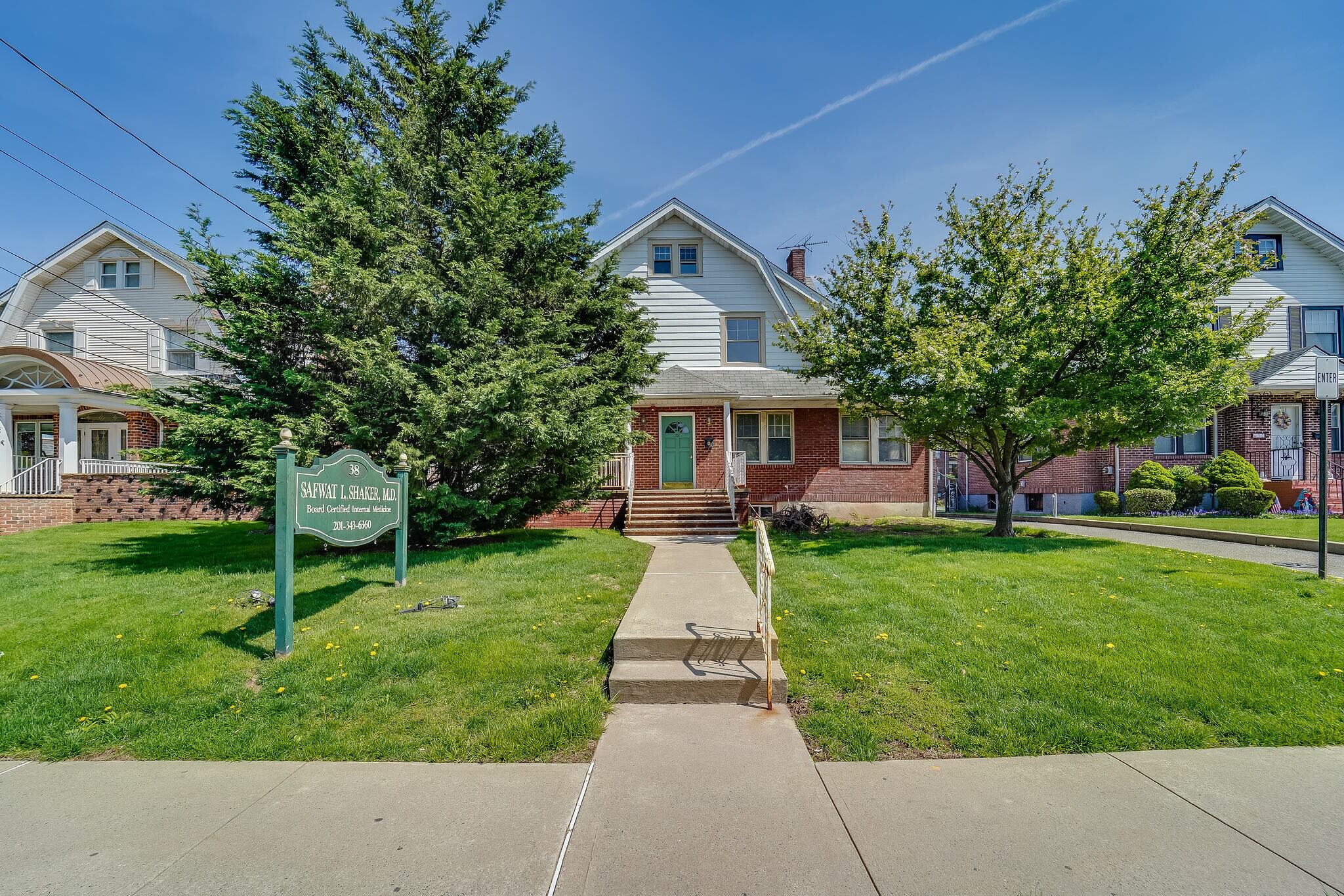 38 Summit Ave, Hackensack, NJ 07601