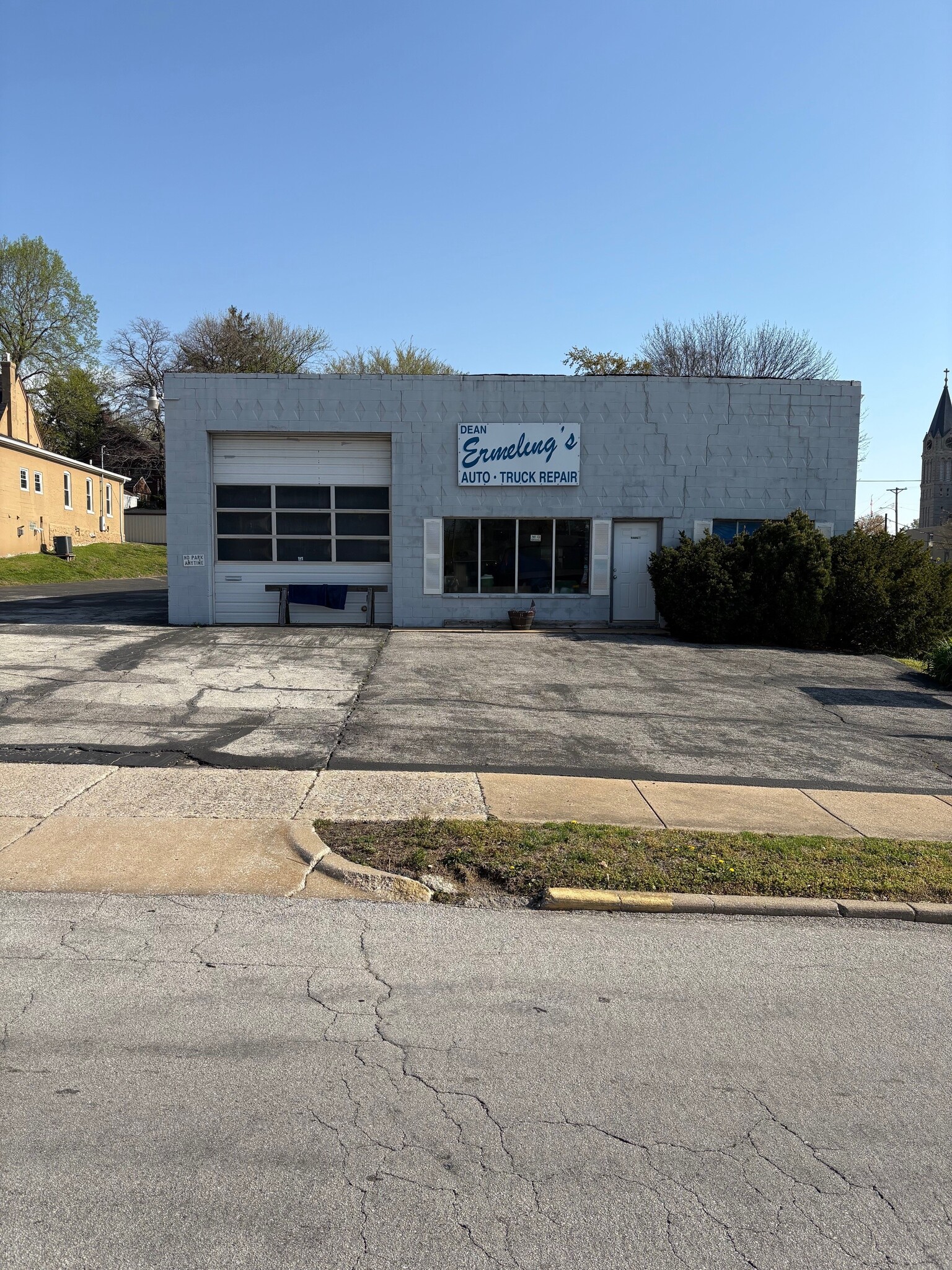 512 Clark St, Saint Charles, MO for sale Primary Photo- Image 1 of 5