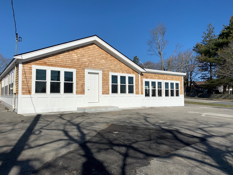 2984 E Main Rd, Portsmouth, RI for sale - Building Photo - Image 1 of 1