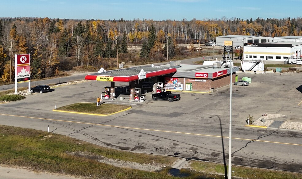 Alberta Circle K Portfolio portfolio of 2 properties for sale on LoopNet.com - Building Photo - Image 1 of 4