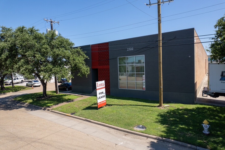 2320 Valdina St, Dallas, TX for lease - Building Photo - Image 2 of 14