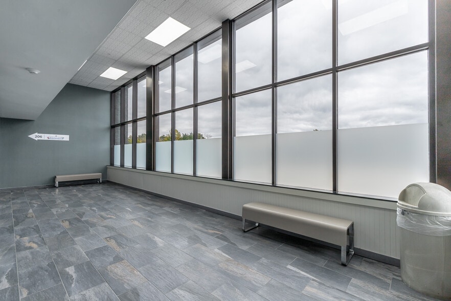 929 Spring Creek Rd, Chattanooga, TN for lease - Interior Photo - Image 2 of 52