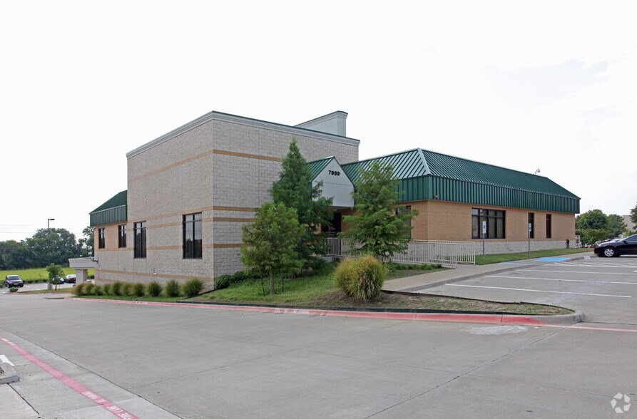 7989 W Virginia Dr, Dallas, TX for lease - Primary Photo - Image 2 of 5