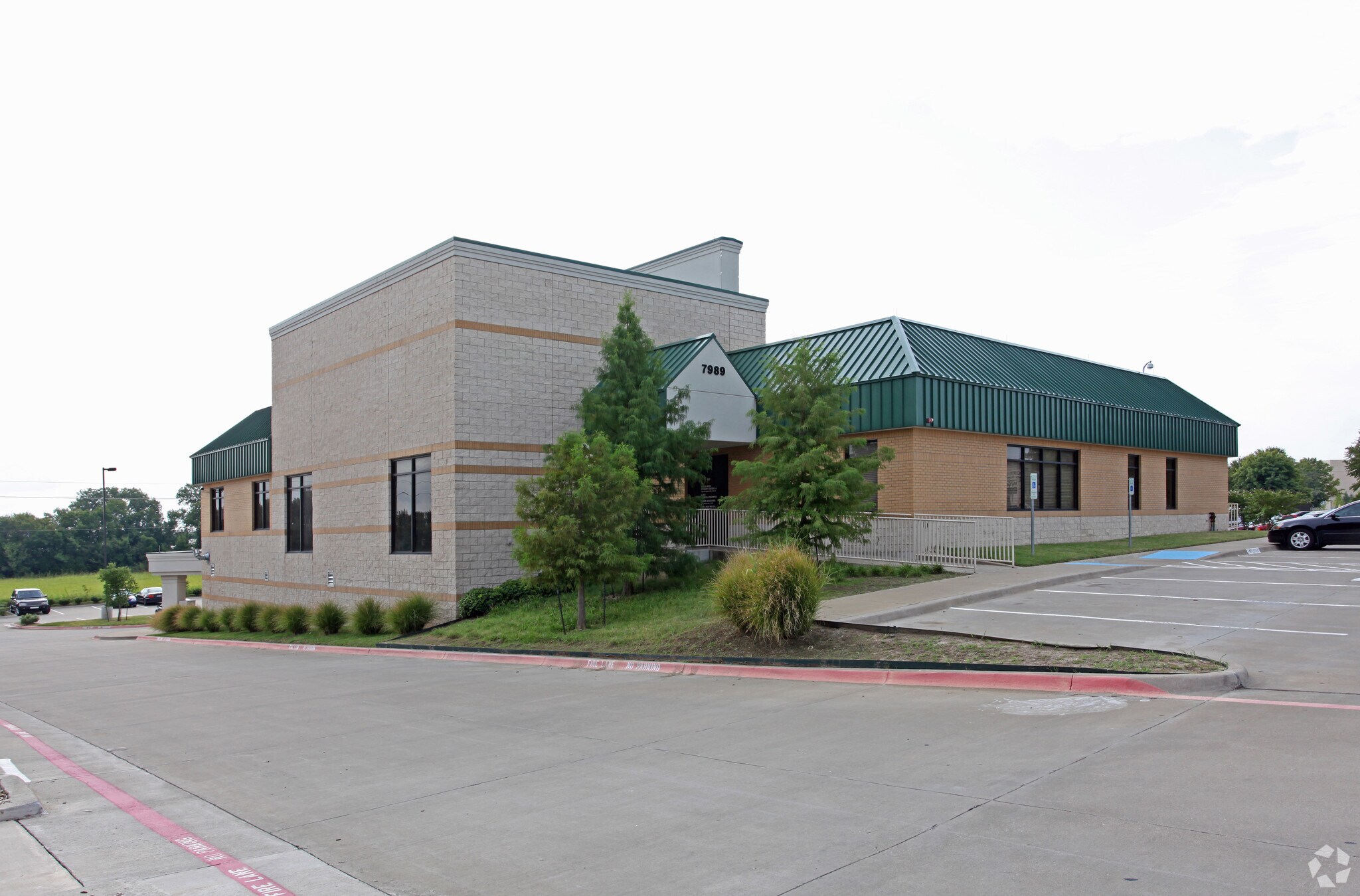 7989 W Virginia Dr, Dallas, TX for sale Primary Photo- Image 1 of 6