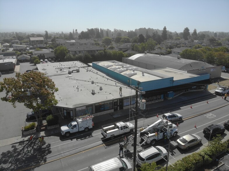 Seabright Shopping Center portfolio of 3 properties for sale on LoopNet.com - Building Photo - Image 2 of 11