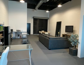 3307 W Burbank Blvd, Burbank, CA for lease Interior Photo- Image 2 of 8