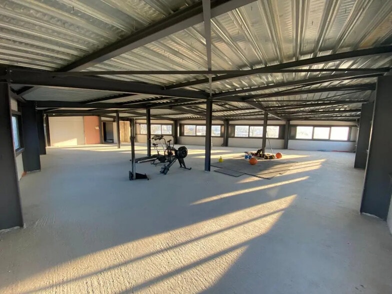 Office in Hyères for lease - Interior Photo - Image 2 of 5