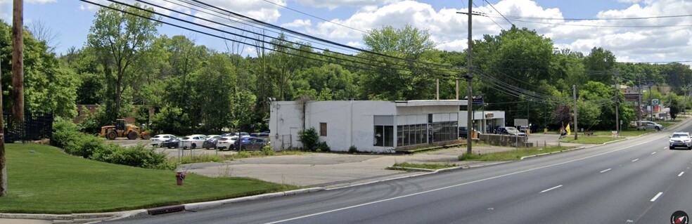 174 Route 17 N, Upper Saddle River, NJ for lease - Building Photo - Image 2 of 9