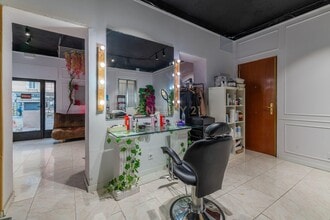 Retail in Madrid, Madrid for lease Interior Photo- Image 2 of 13
