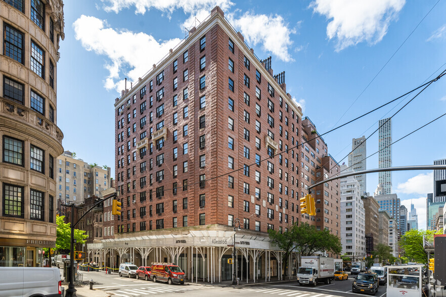 40 E 66th St, New York, NY for sale - Primary Photo - Image 1 of 1