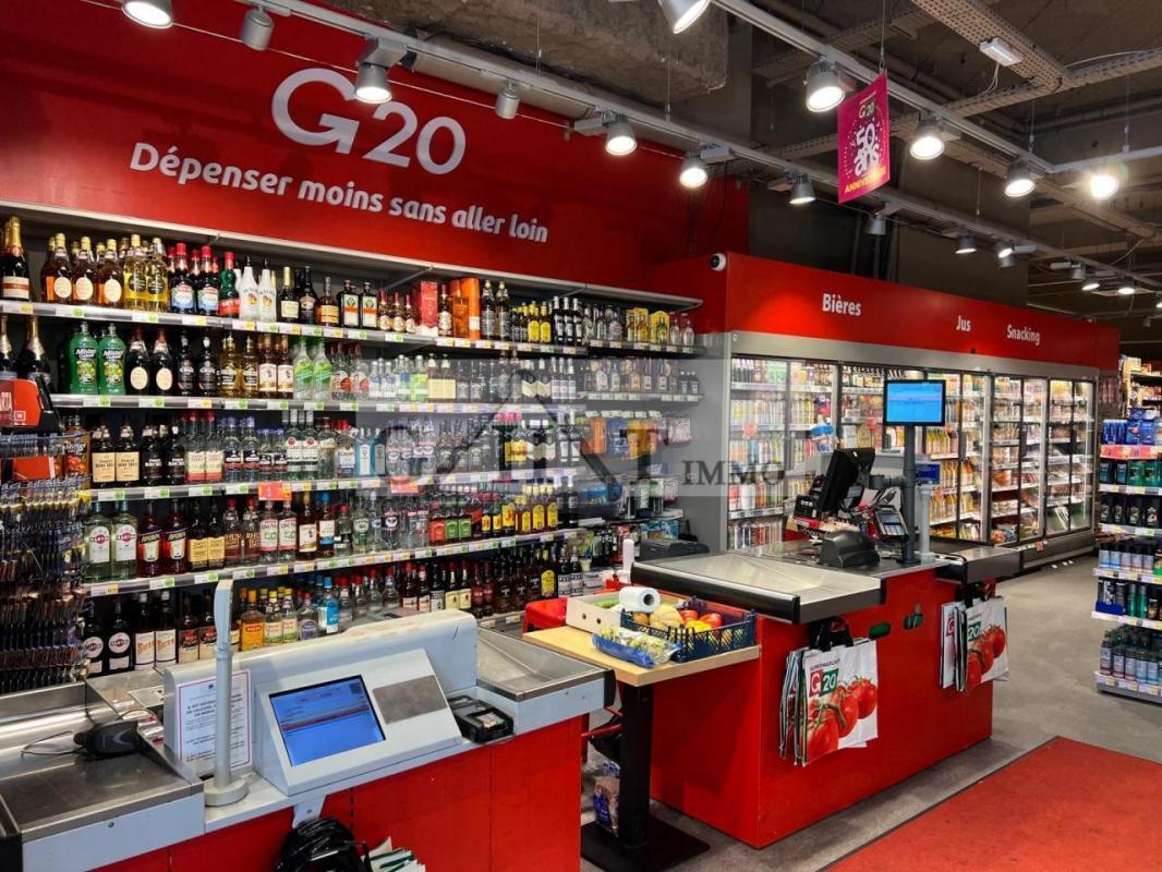 Retail in Paris for lease Building Photo- Image 1 of 11