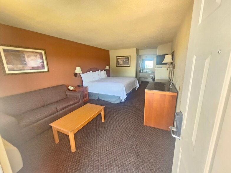 143 Highway 65 S, Tallulah, LA for sale - Building Photo - Image 2 of 15