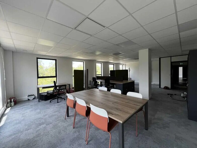Office in Mérignac for lease - Interior Photo - Image 3 of 6