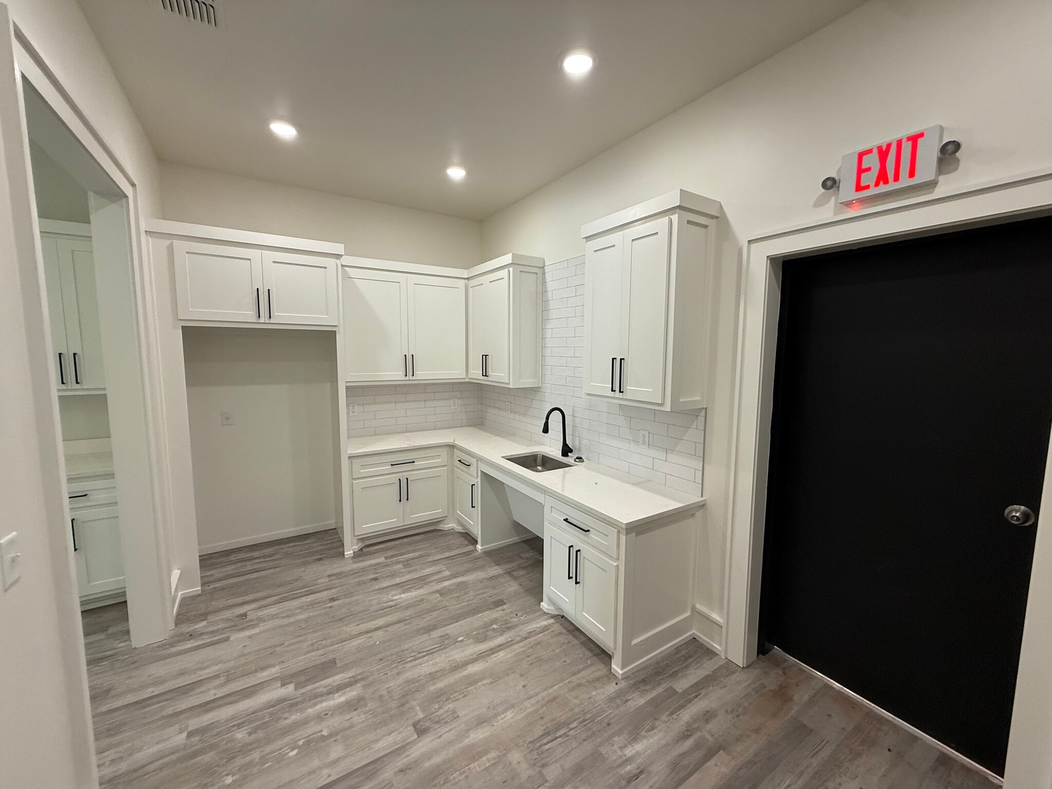 8810 Valencia Ave, Lubbock, TX for lease Building Photo- Image 1 of 10