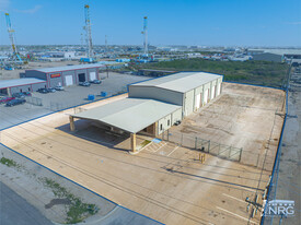 Crane Served 4 Bay Shop Near I-20 - Warehouse