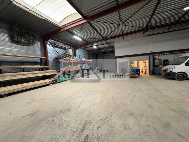 Industrial in Vert-Saint-Denis for sale - Building Photo - Image 2 of 13