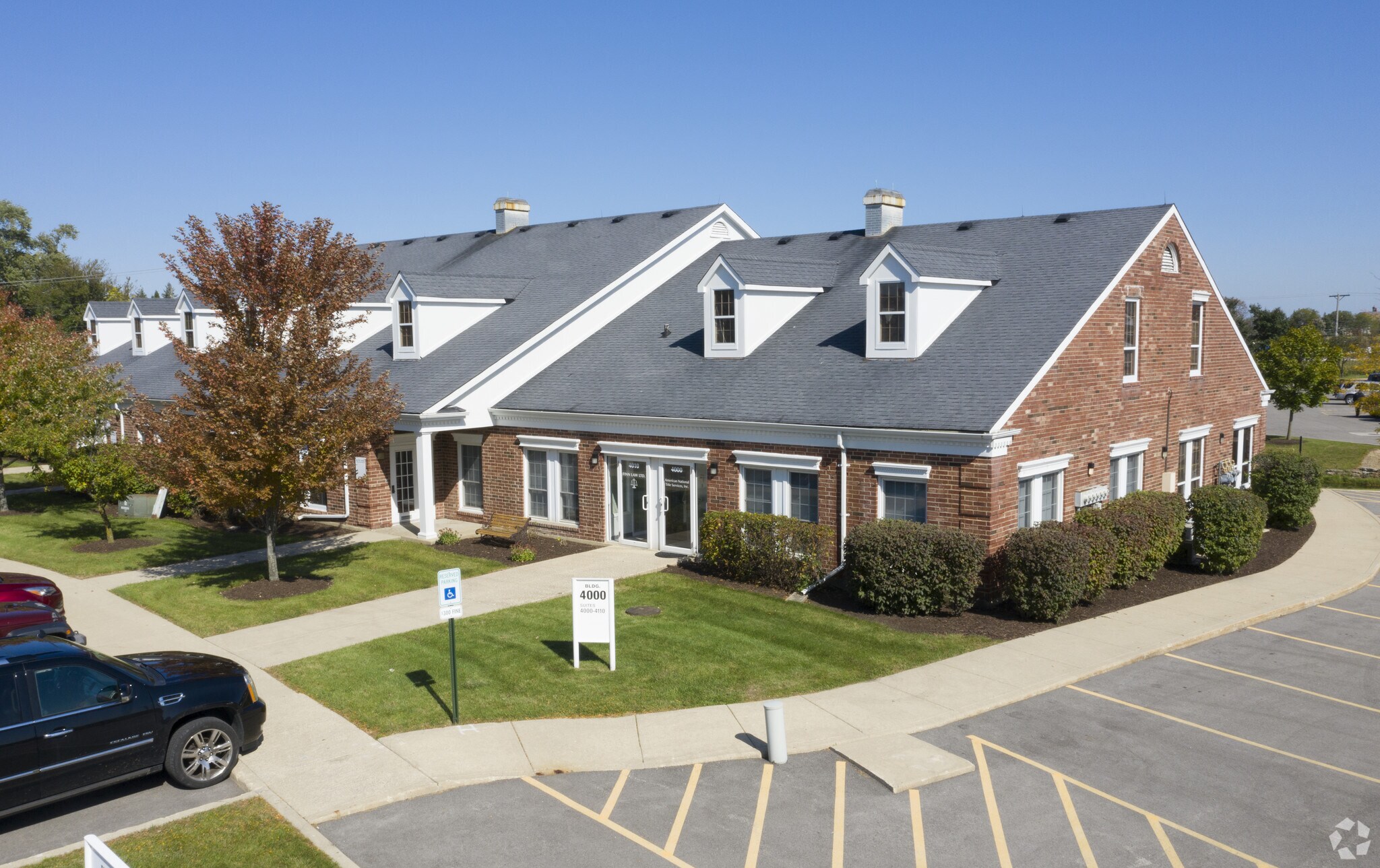 33 W Higgins Rd, South Barrington, IL for sale Primary Photo- Image 1 of 4