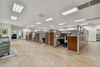 8258 118th Ave N, Largo, FL for sale Interior Photo- Image 2 of 20