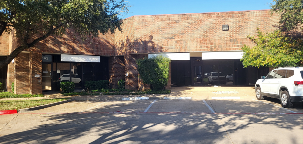 7920 Elmbrook Dr, Dallas, TX for lease - Building Photo - Image 1 of 28