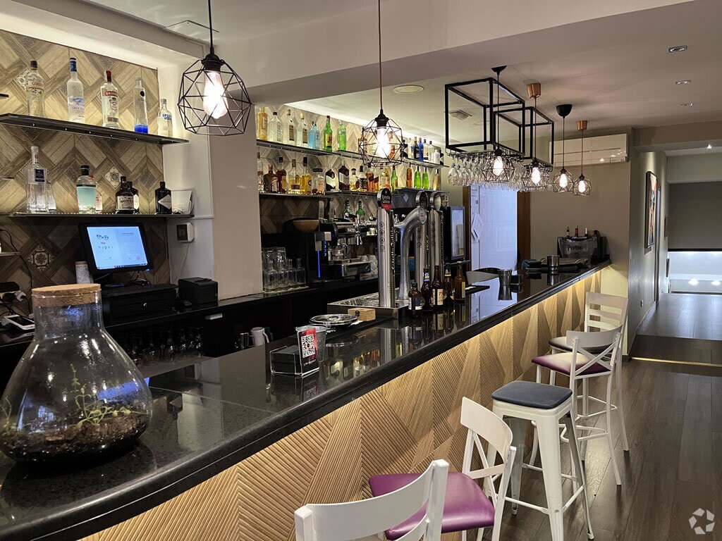 Retail in Madrid, Madrid for lease Interior Photo- Image 1 of 2