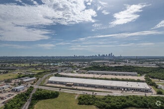 2424 N Westmoreland Rd, Dallas, TX - AERIAL  map view - Image1