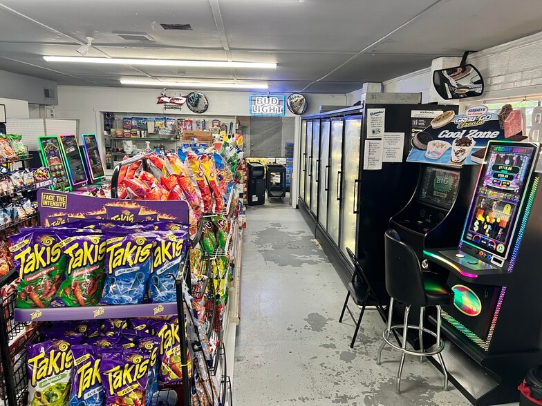 107 N Church St, Selma, NC for lease - Building Photo - Image 2 of 6