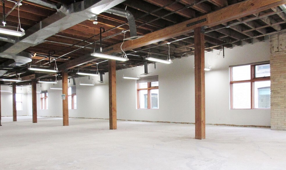 123 Bannatyne Ave, Winnipeg, MB for sale - Building Photo - Image 3 of 7