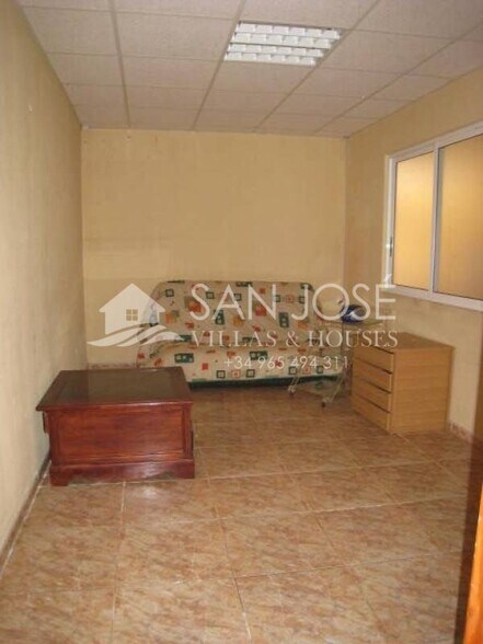 Industrial in Aspe for lease - Building Photo - Image 3 of 14