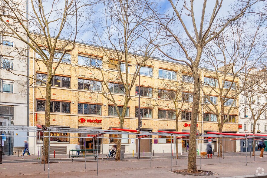 Coworking Space in Paris for lease - Building Photo - Image 2 of 3