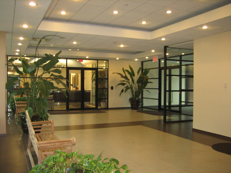 15 Verbena Ave, Floral Park, NY for lease - Lobby - Image 2 of 4