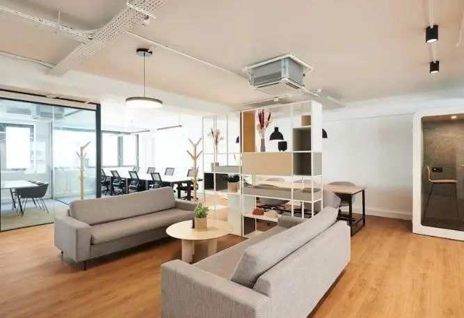 Office in Paris for lease Interior Photo- Image 1 of 12