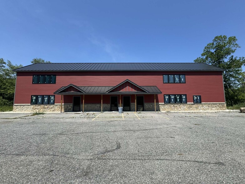 274 Riverside Dr, Thompson, CT for lease - Building Photo - Image 1 of 8